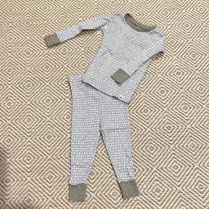 Honest company- pajama set. 12-18 months